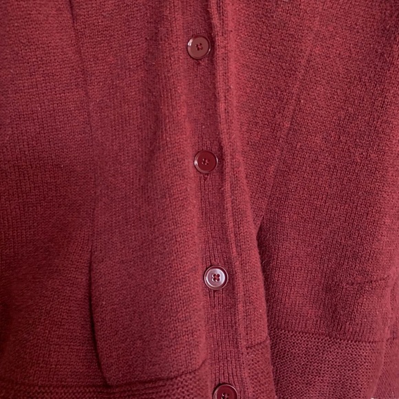 🔴 SOLD - CAbi Catch Cardigan - Picture 7 of 9